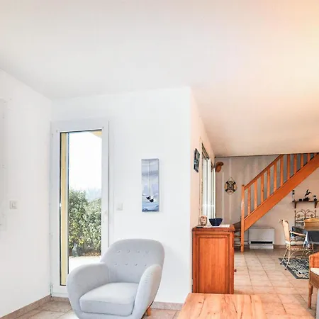 Holiday home Stunning In Pierre La *